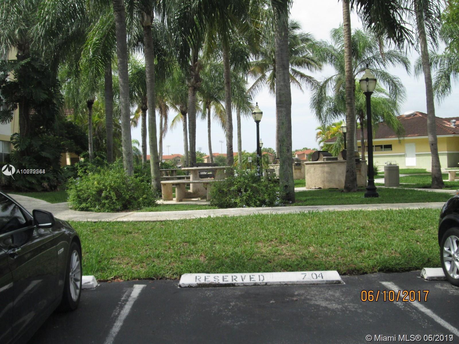 LE CLUB AT OLD CUTLER CON - Residential Lease