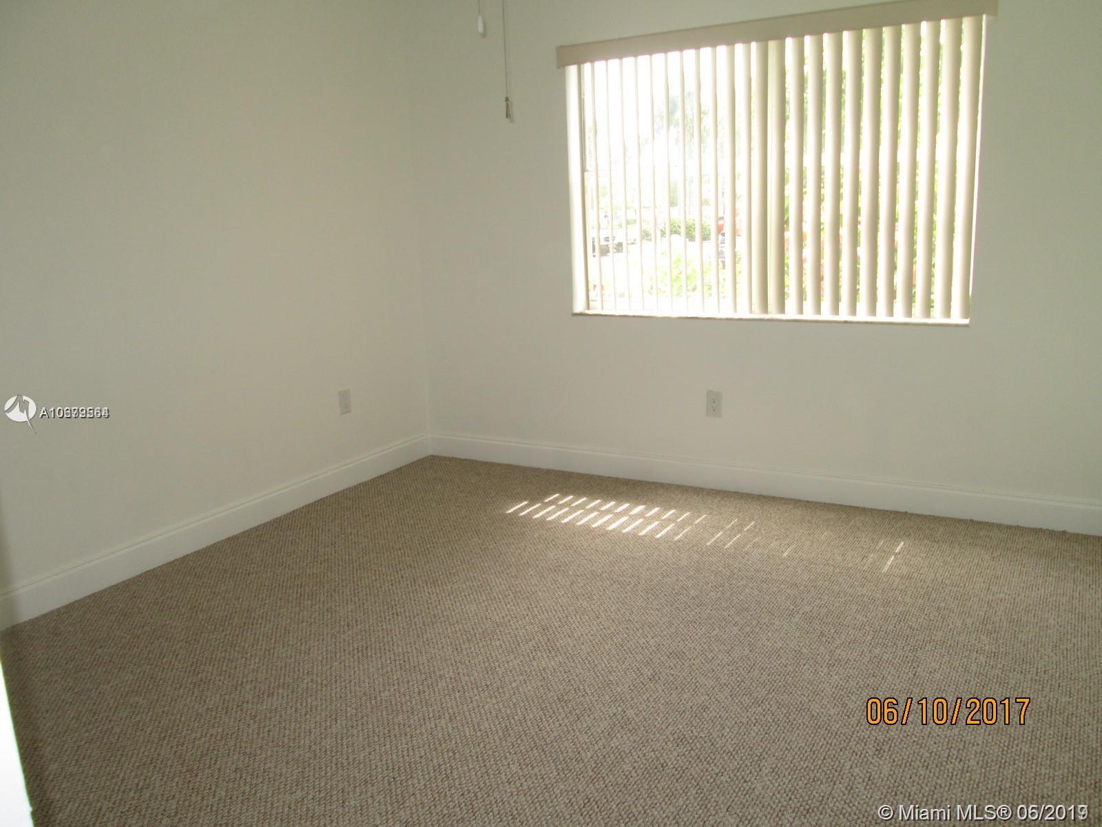 LE CLUB AT OLD CUTLER CON - Residential Lease