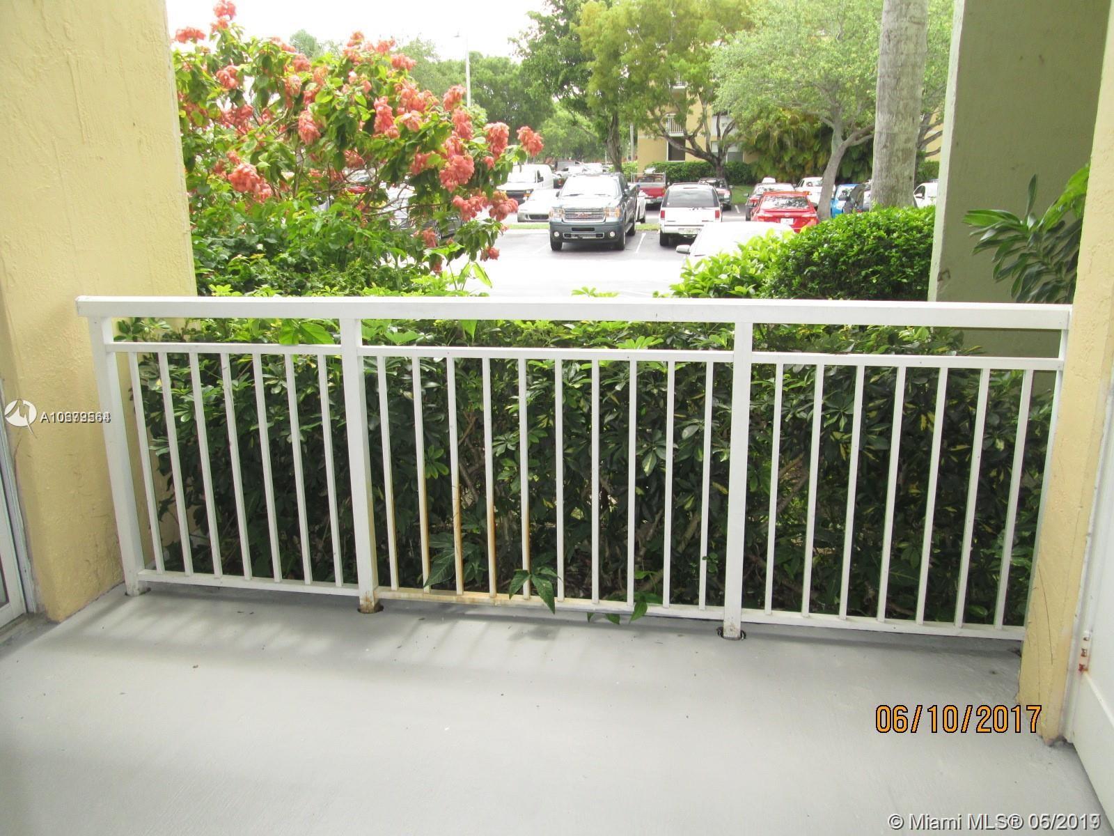 LE CLUB AT OLD CUTLER CON - Residential Lease