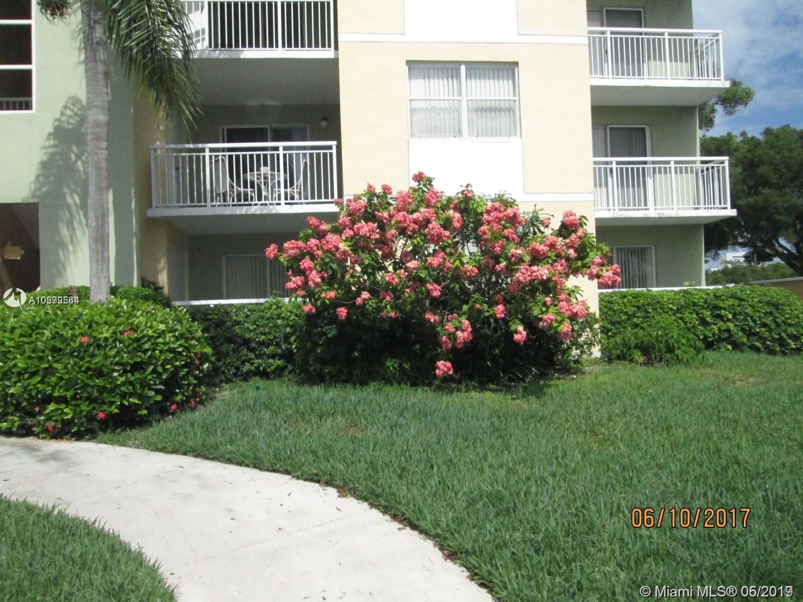 LE CLUB AT OLD CUTLER CON - Residential Lease
