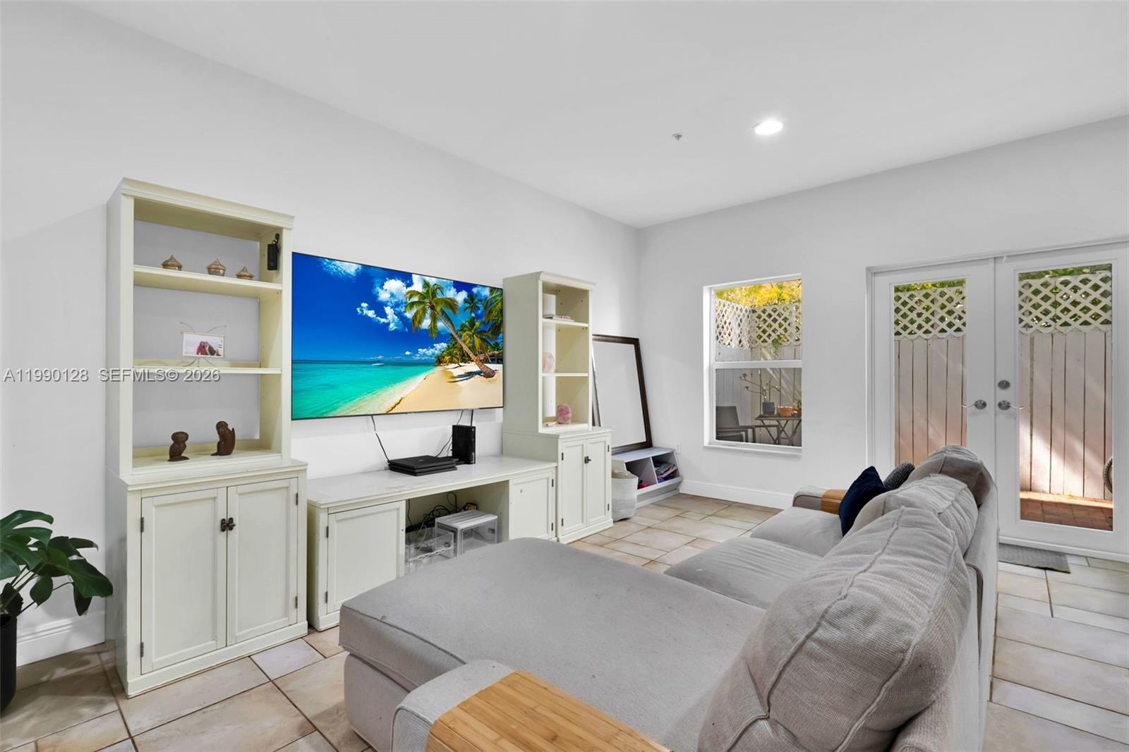 PALM VILLAS CONDO INC - Residential