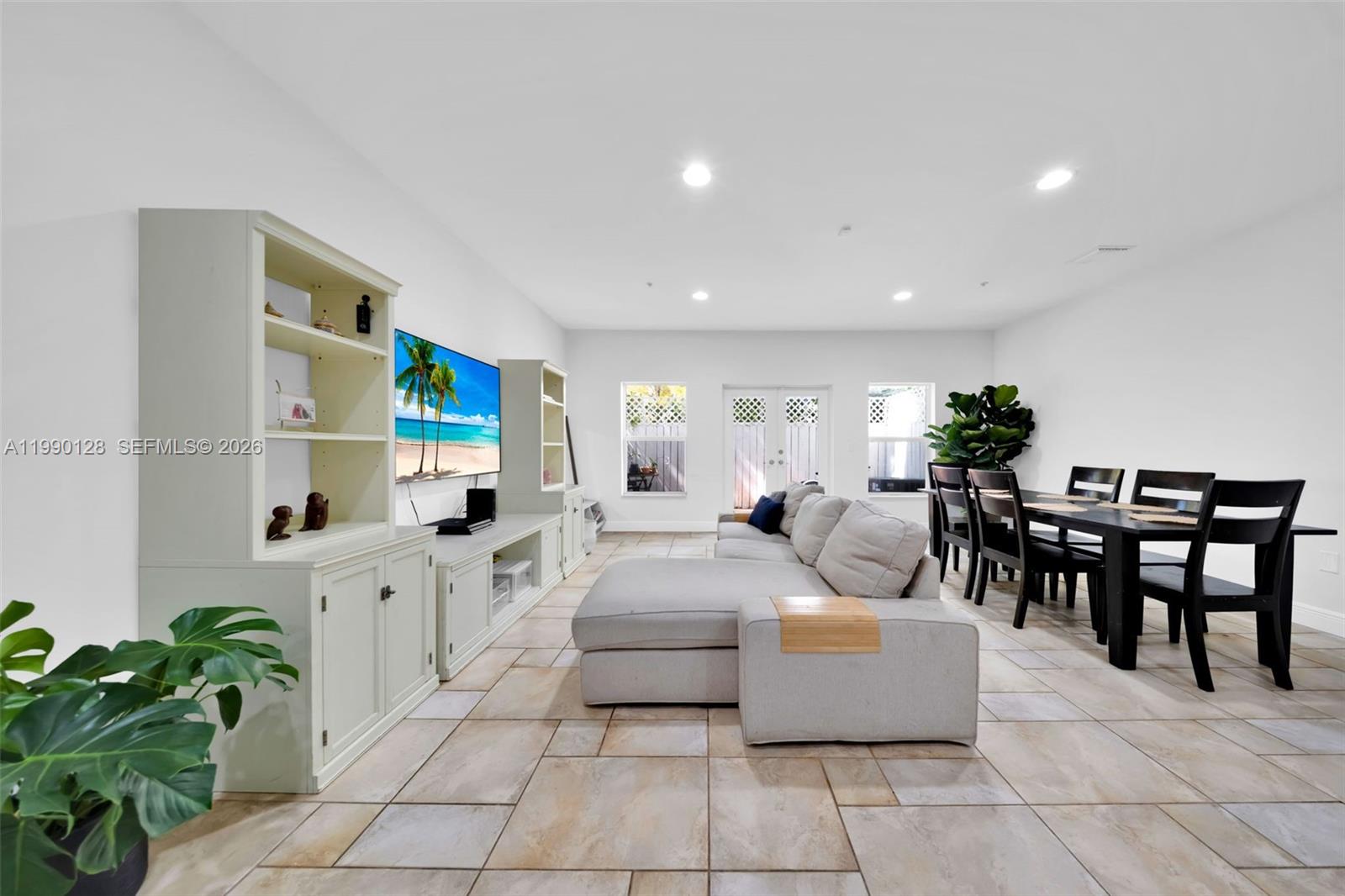 PALM VILLAS CONDO INC - Residential