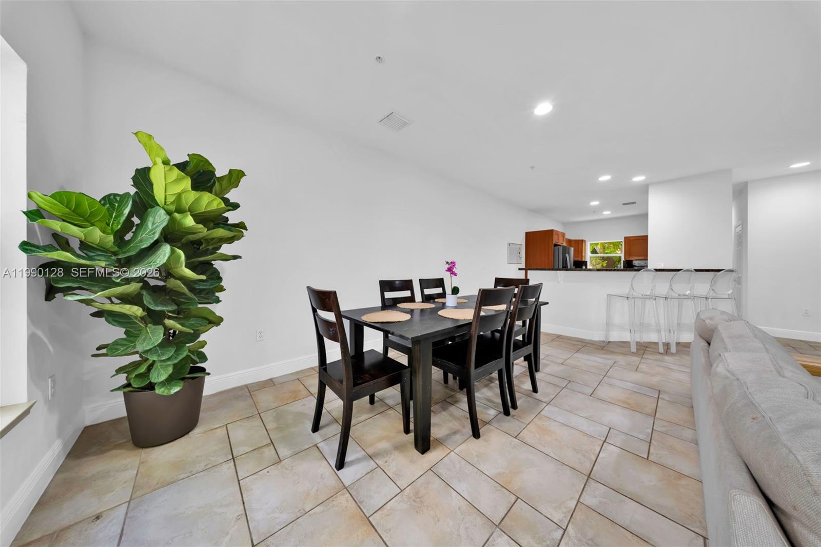 PALM VILLAS CONDO INC - Residential