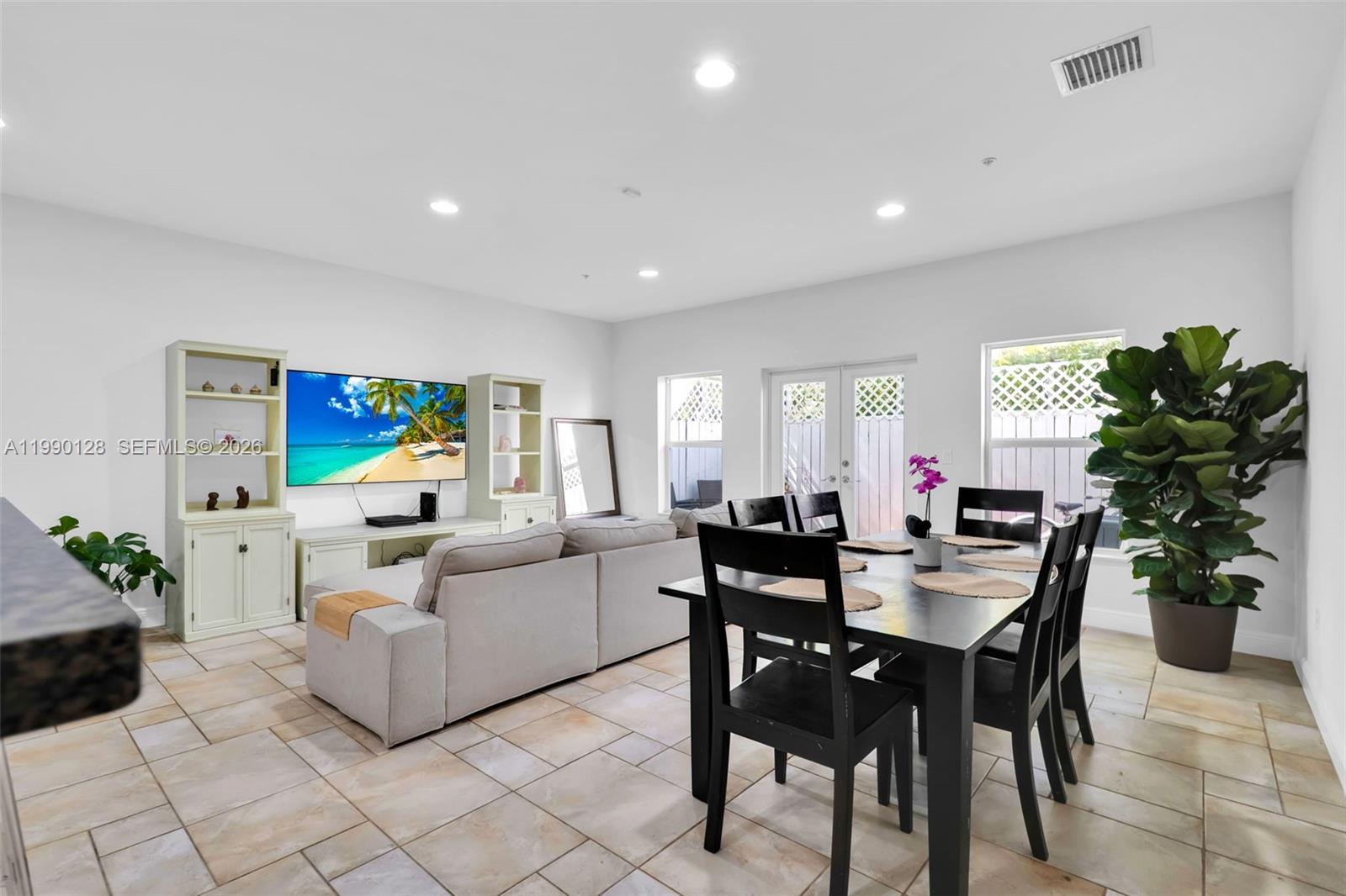 PALM VILLAS CONDO INC - Residential