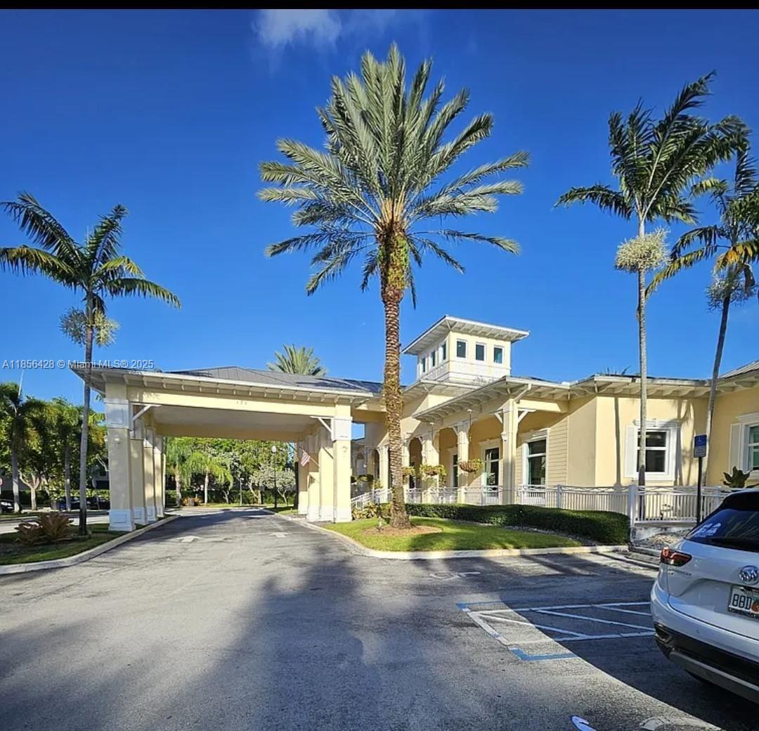 Spacious Condo in a desirable community Caribbean isles.
Convenient first floor with tile flooring ,ample patio.
gated community with security .