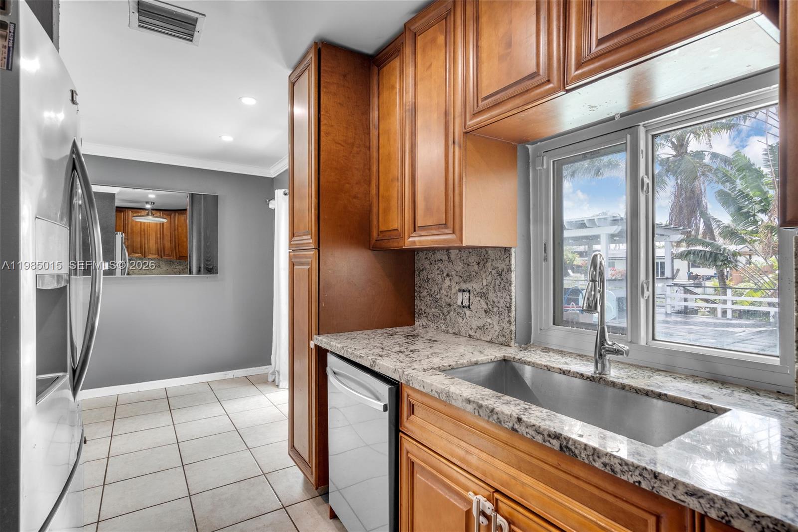 STIRLING LAKE - Residential