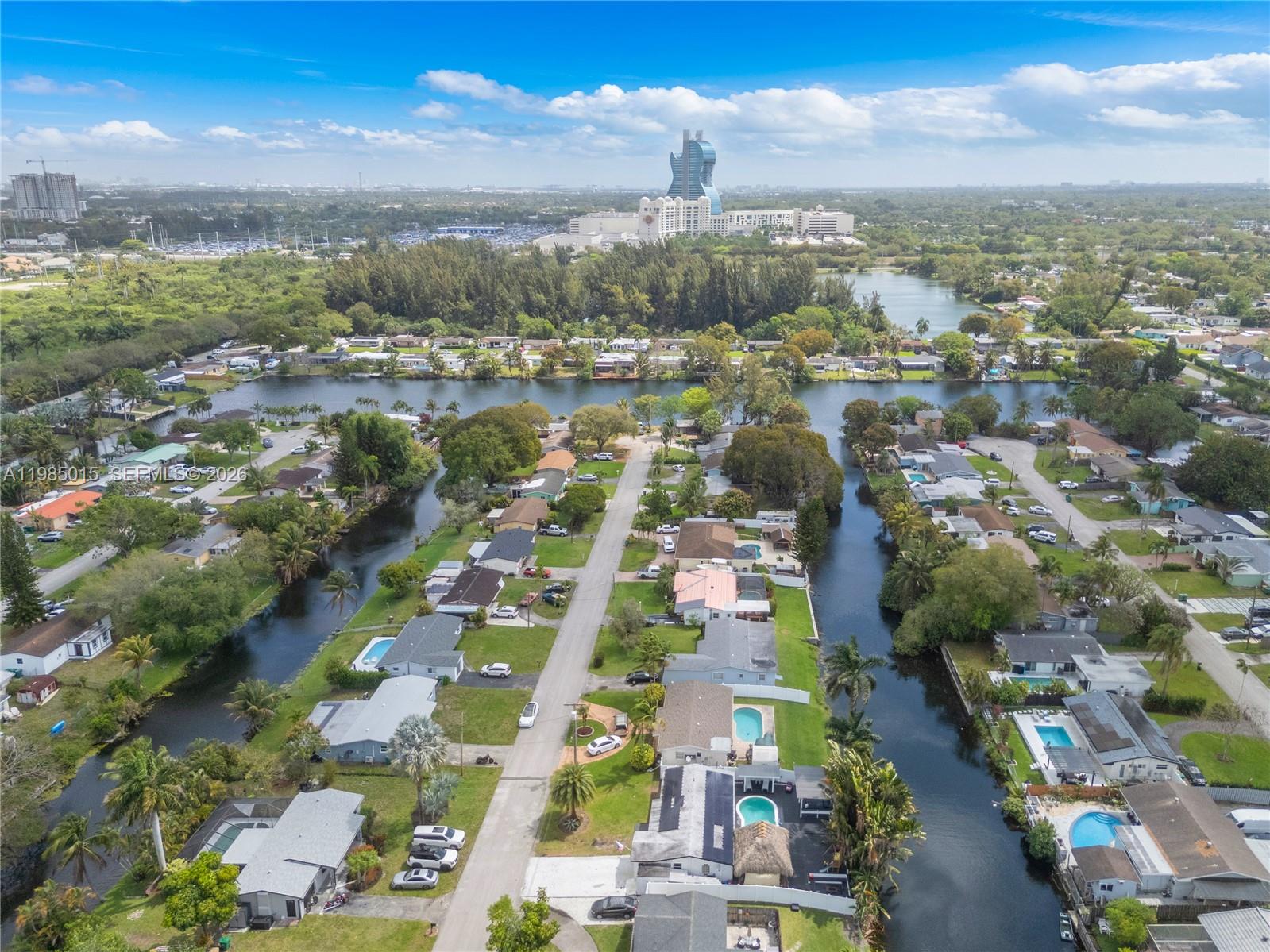 STIRLING LAKE - Residential