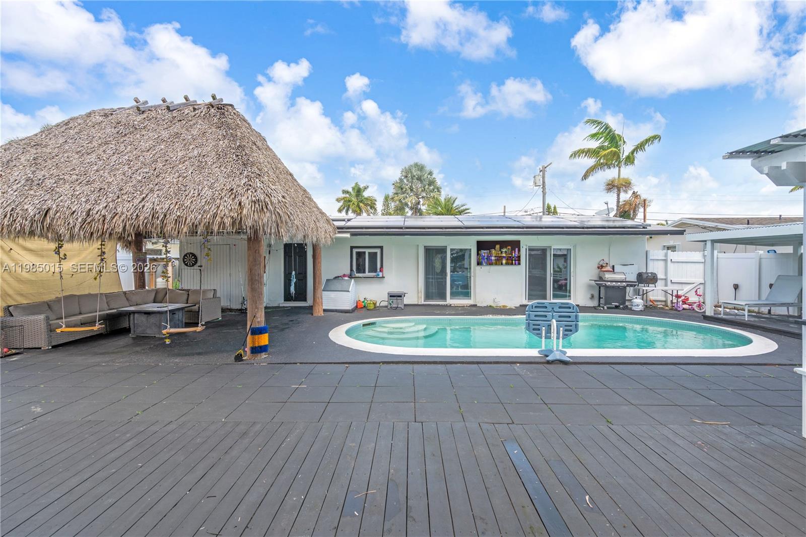 STIRLING LAKE - Residential