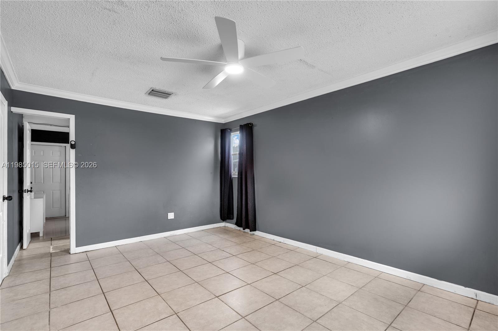 STIRLING LAKE - Residential