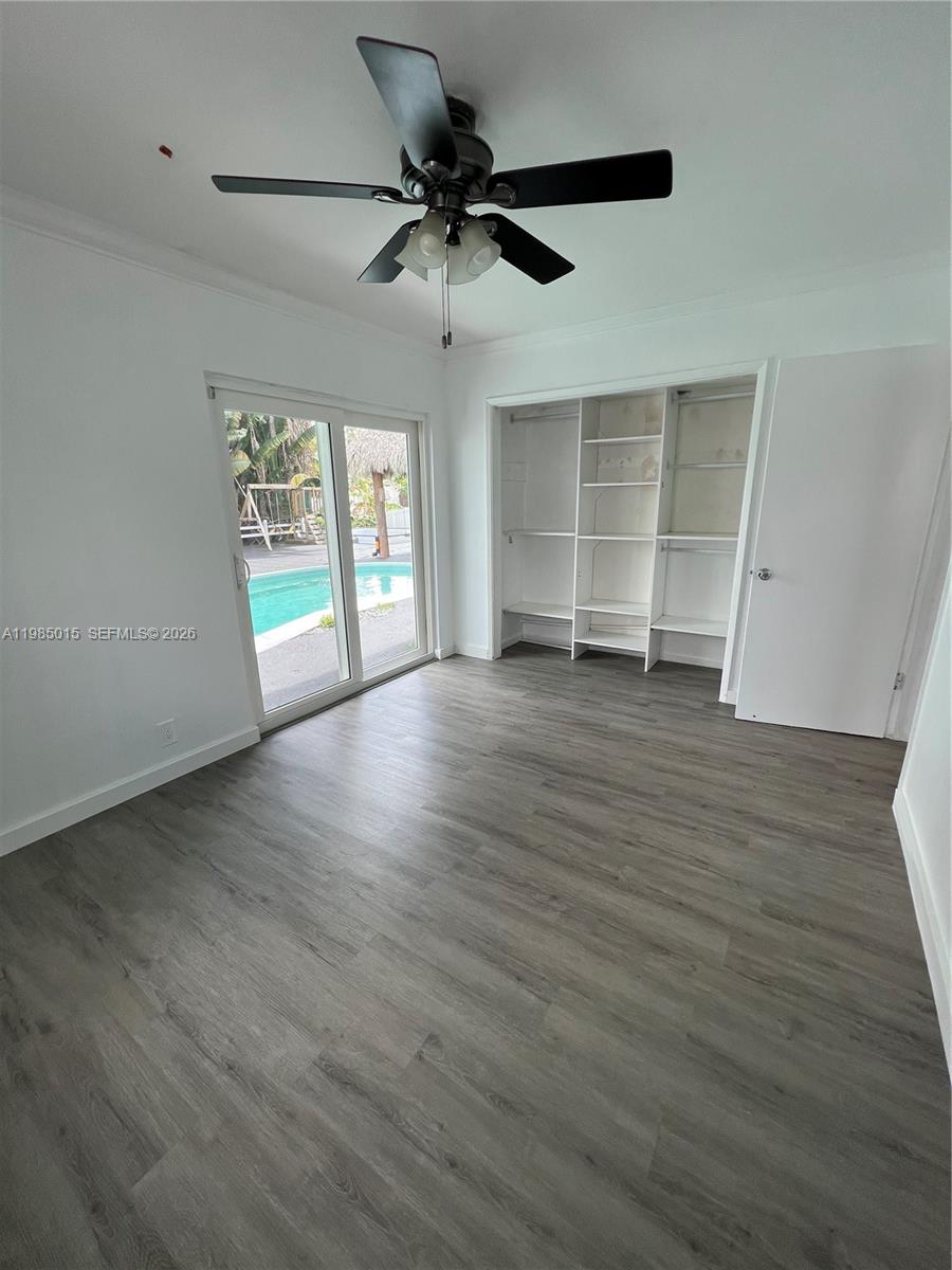 STIRLING LAKE - Residential