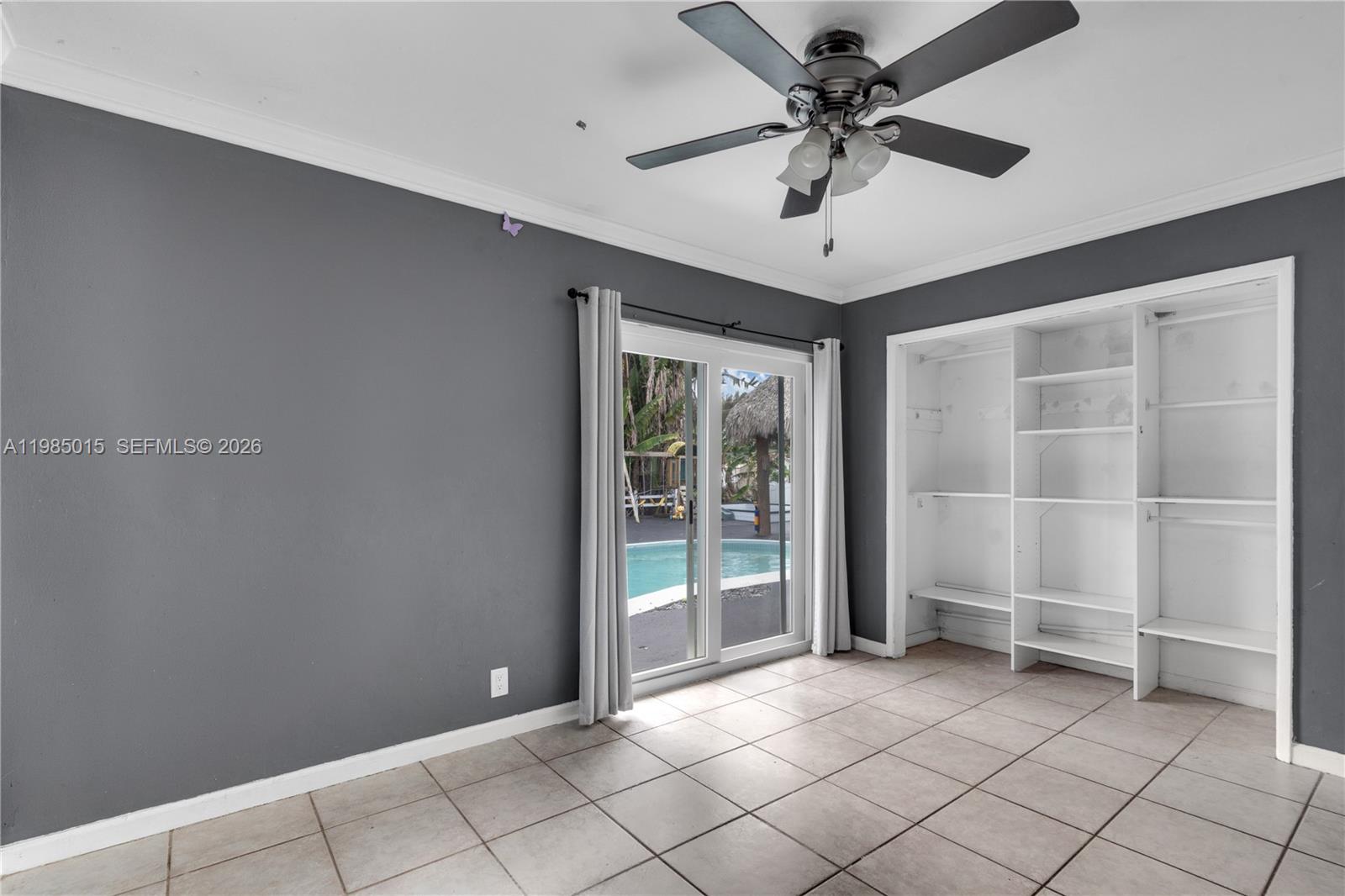 STIRLING LAKE - Residential