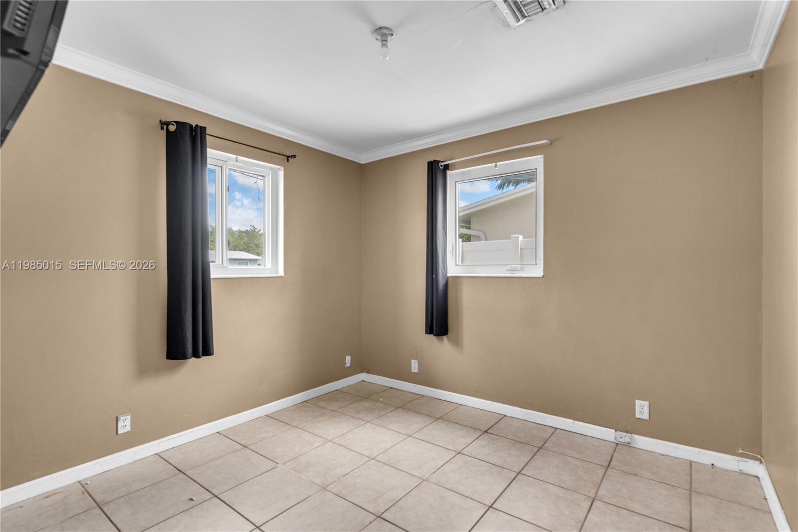 STIRLING LAKE - Residential