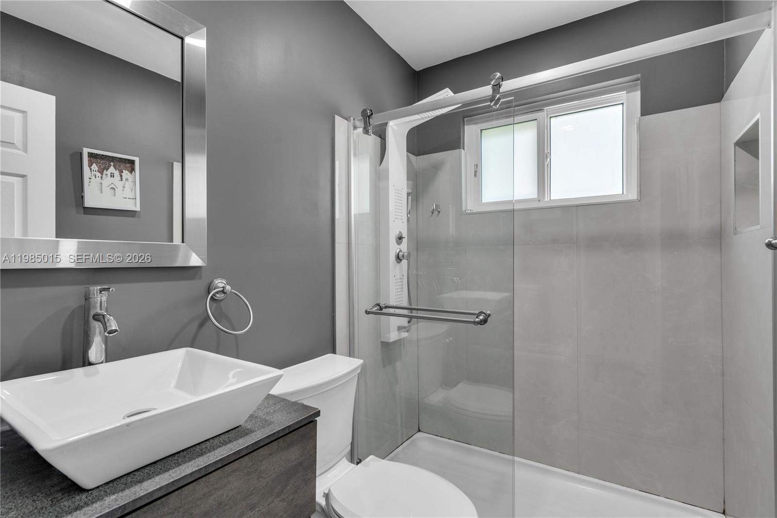 STIRLING LAKE - Residential