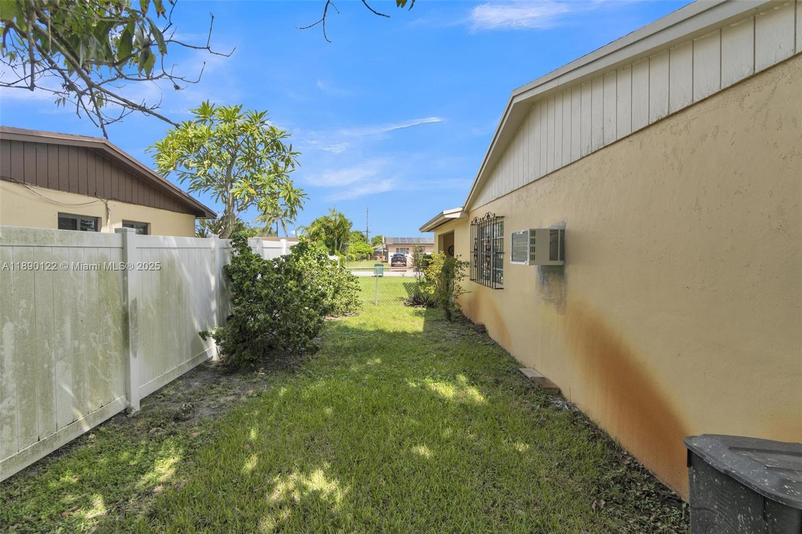 CAROL CITY 4TH ADDN - Residential Lease