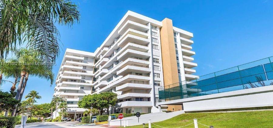 155 Ocean Lane Dr 113C, Key Biscayne, Miami-Dade County, Florida - 1 Bathrooms - 