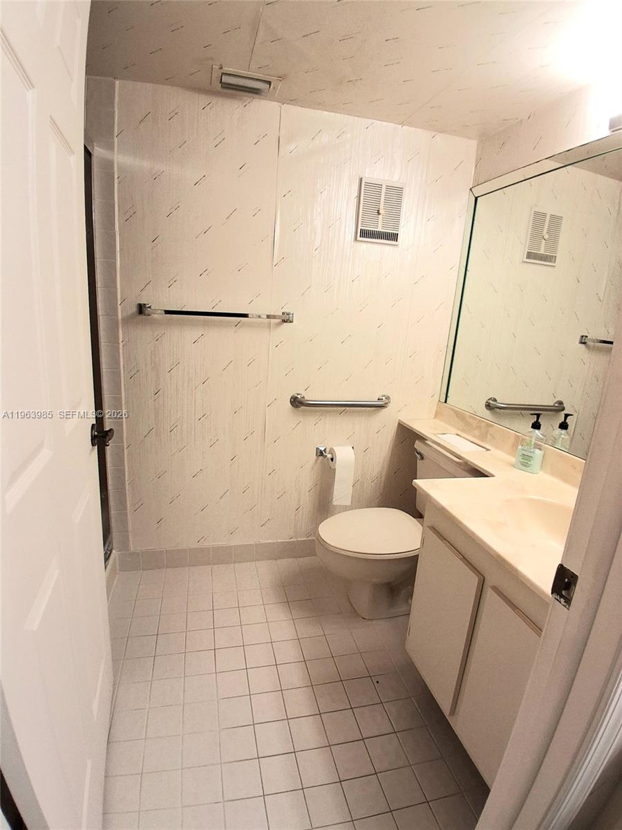 SUNRISE LAKES 210 CONDO - Residential