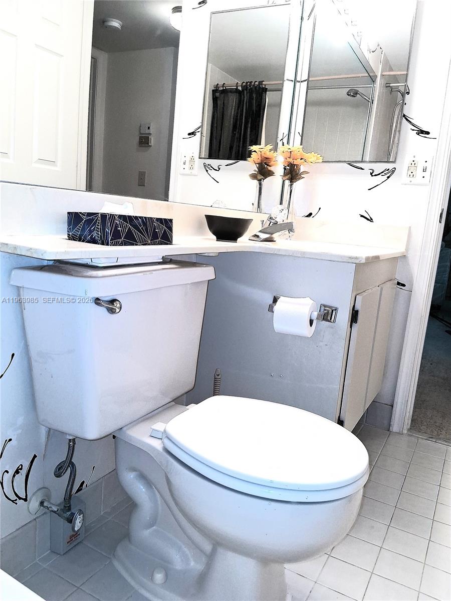 SUNRISE LAKES 210 CONDO - Residential