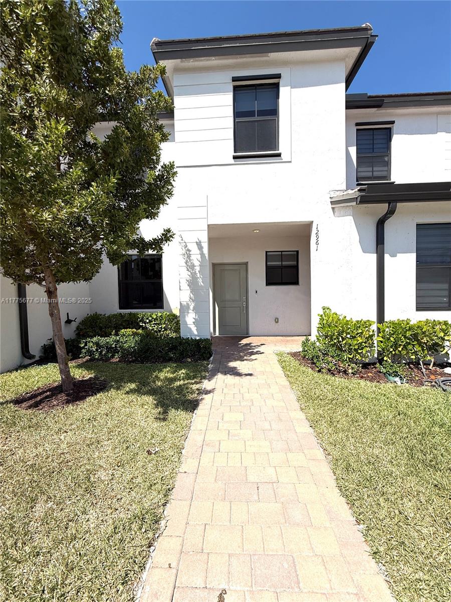 12961 Sw 233rd Ter 12961, Homestead, Miami-Dade County, Florida - 3 Bedrooms  
3 Bathrooms - 