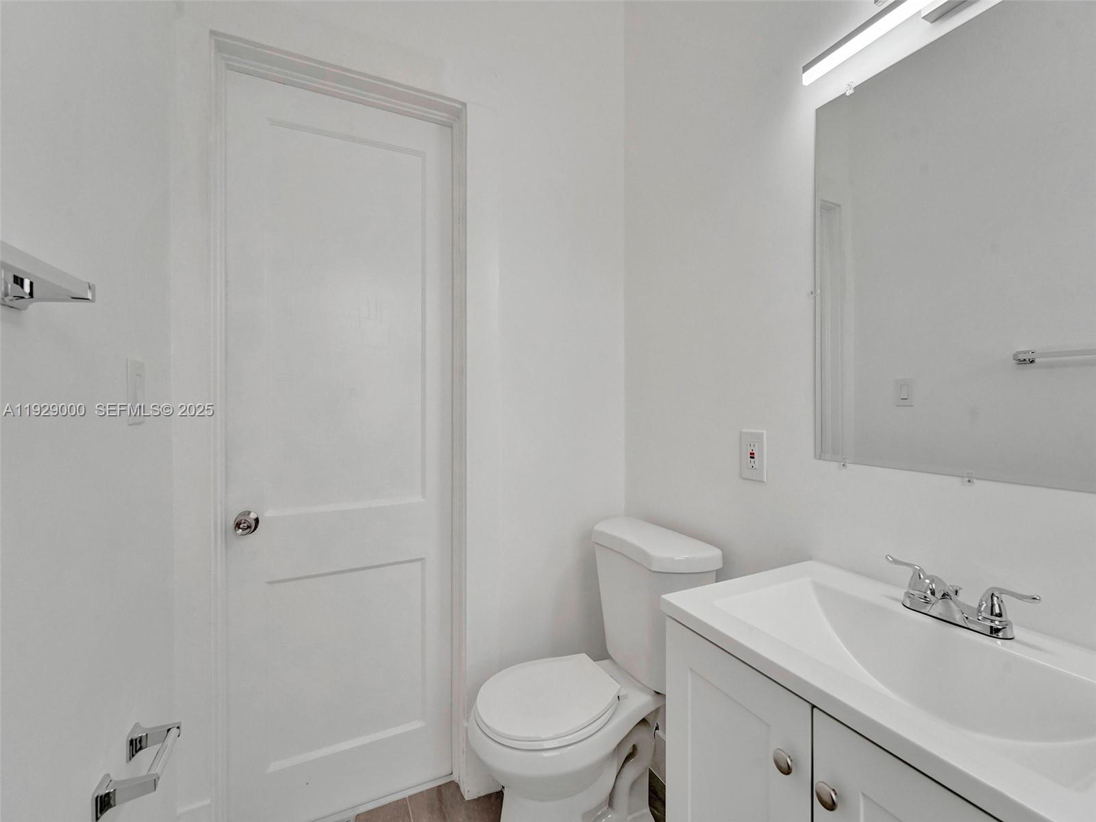 HOLLYWOOD - Residential Lease