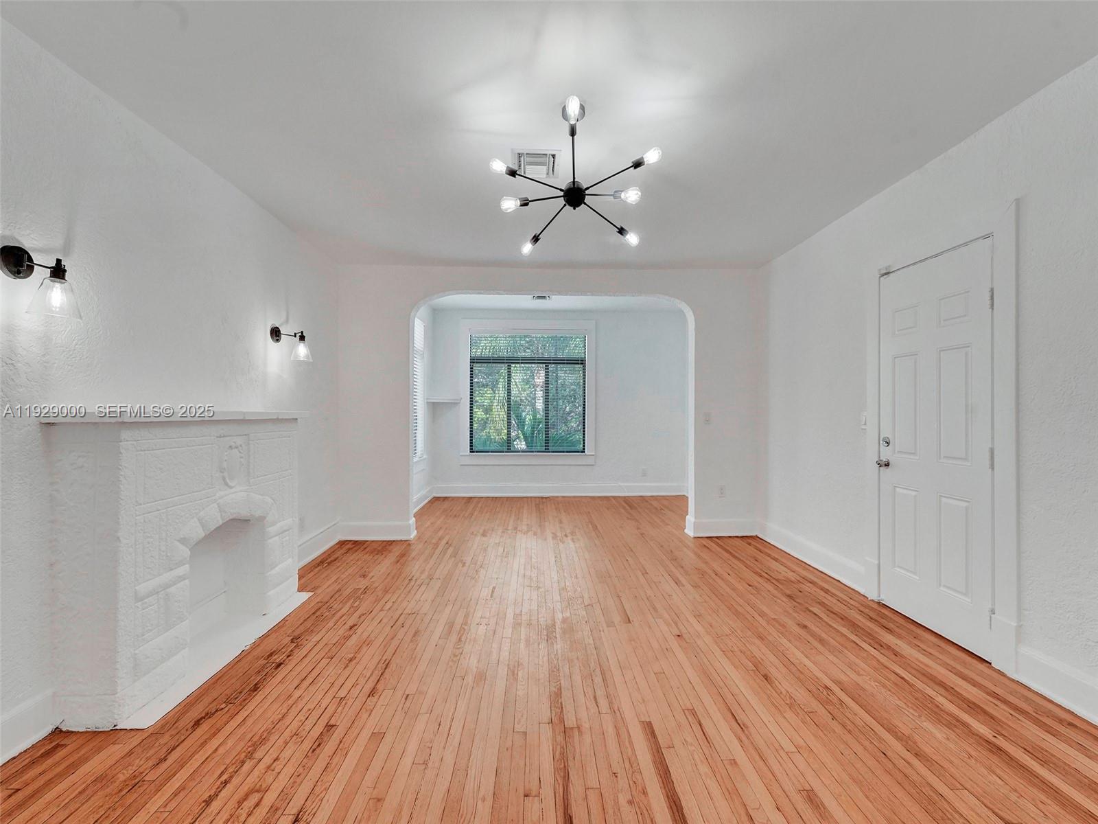 HOLLYWOOD - Residential Lease