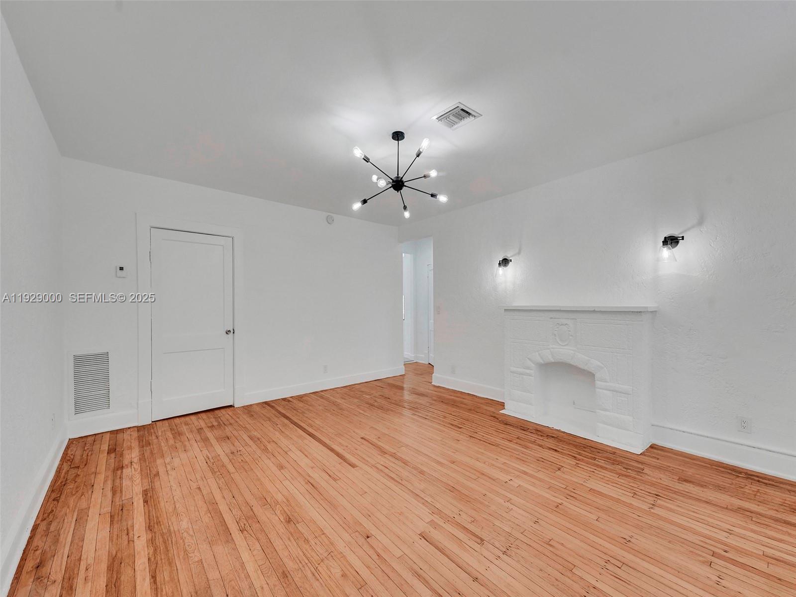 HOLLYWOOD - Residential Lease