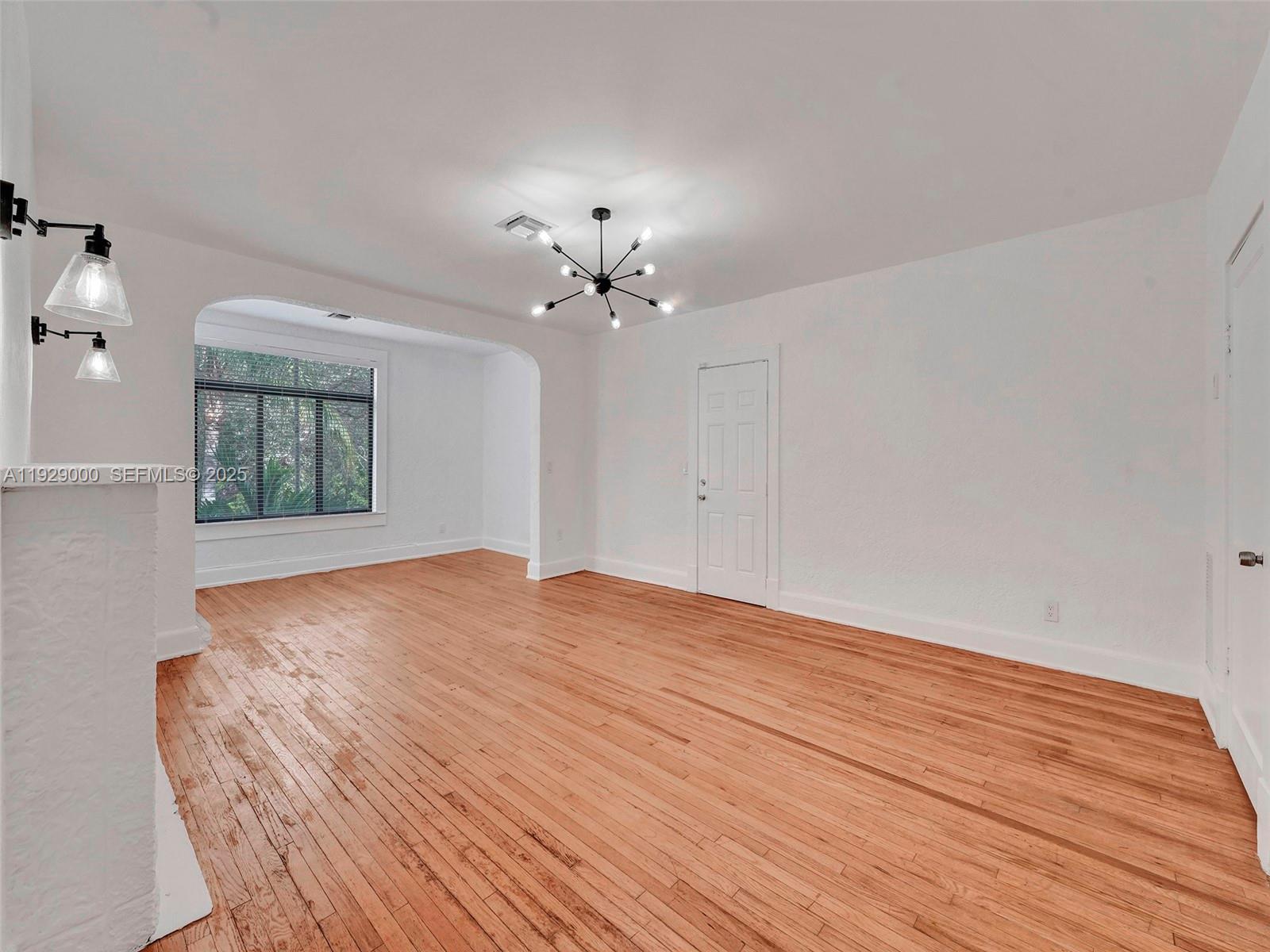 HOLLYWOOD - Residential Lease