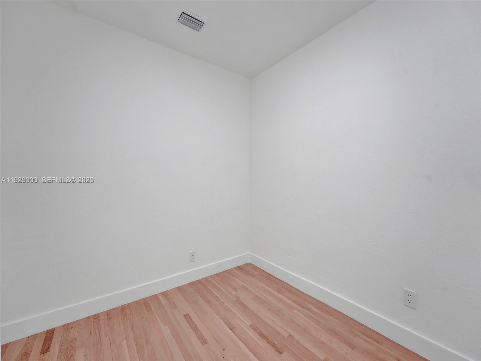 HOLLYWOOD - Residential Lease