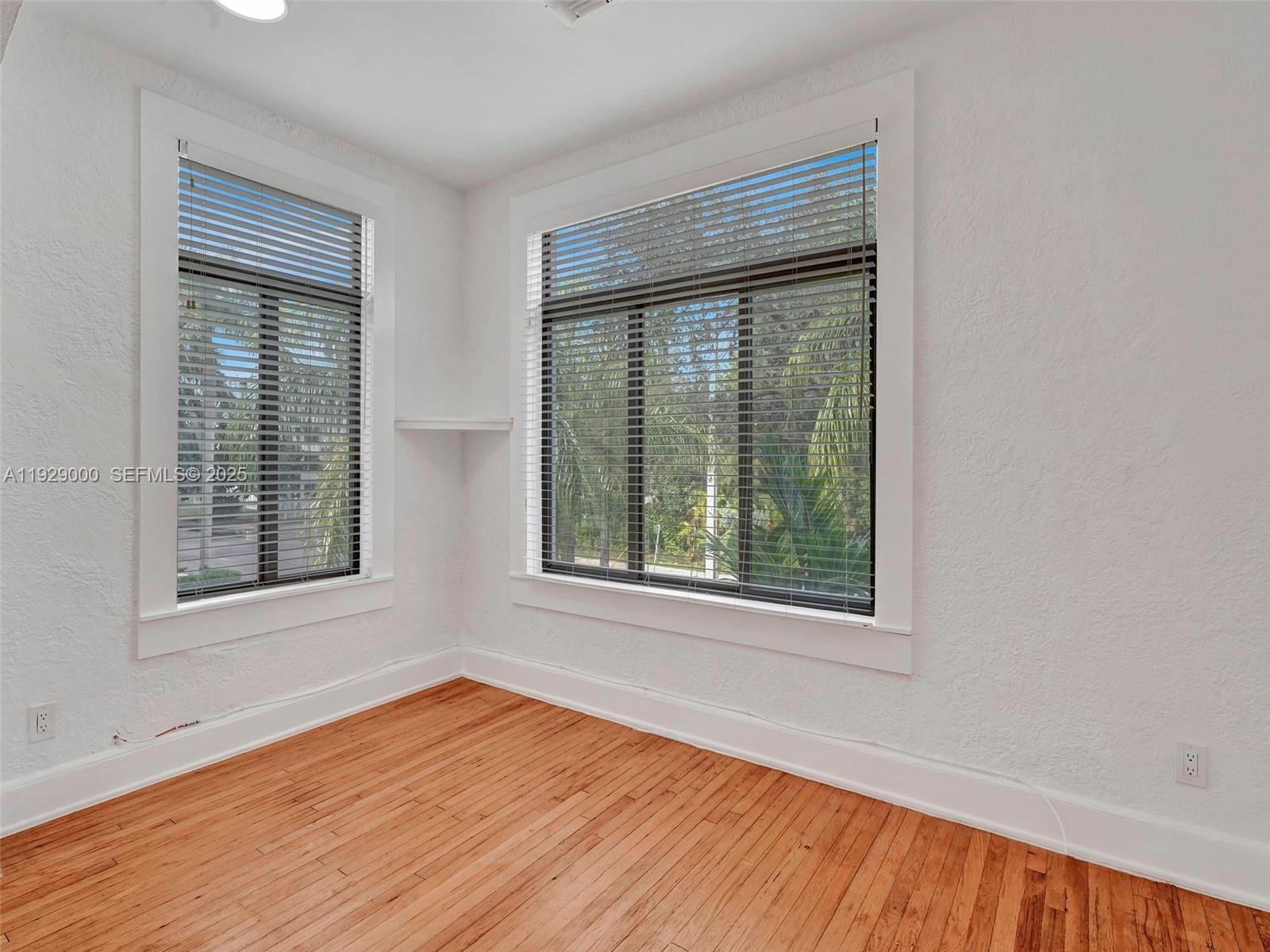 HOLLYWOOD - Residential Lease