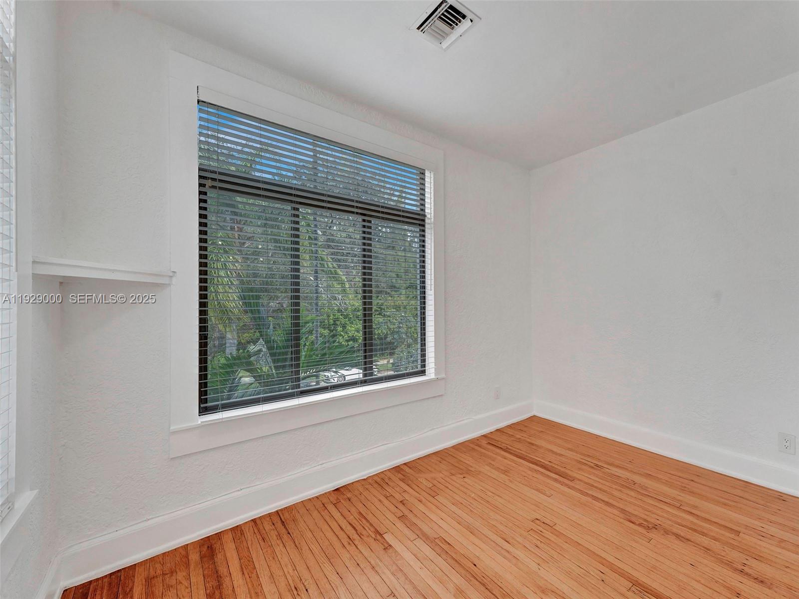 HOLLYWOOD - Residential Lease