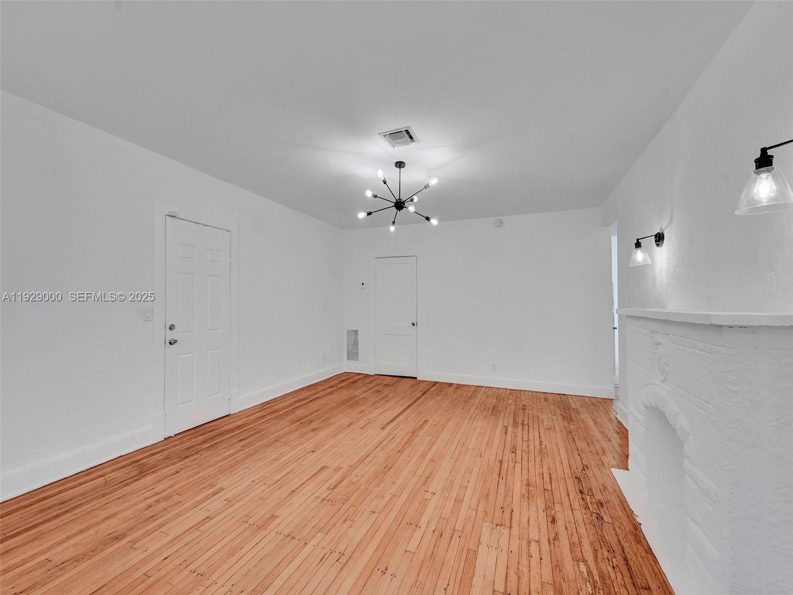 HOLLYWOOD - Residential Lease