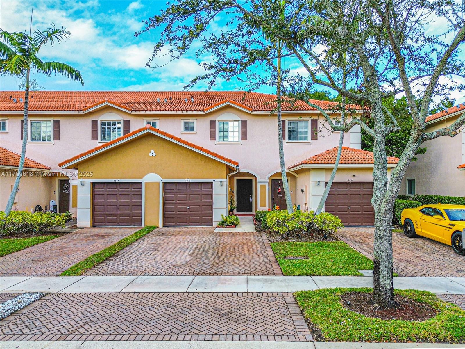 Property for Sale at 8873 N Isles Cir 8873, Tamarac, Broward County, Florida - Bedrooms: 3 
Bathrooms: 3  - $424,900