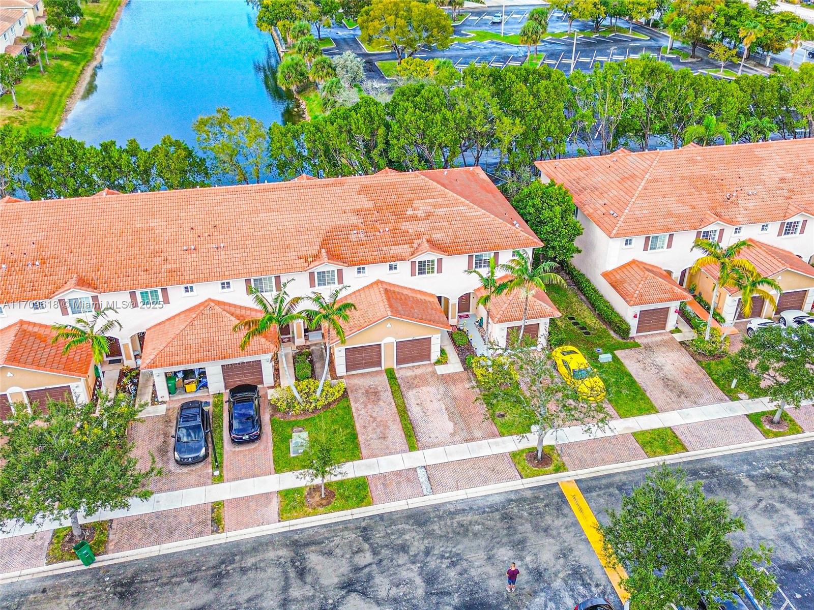 8873 N Isles Cir 8873