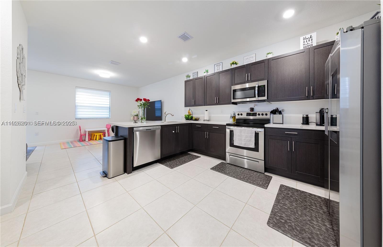 PINE ISLE - Residential Lease