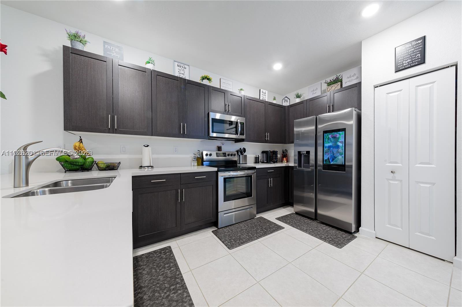 PINE ISLE - Residential Lease