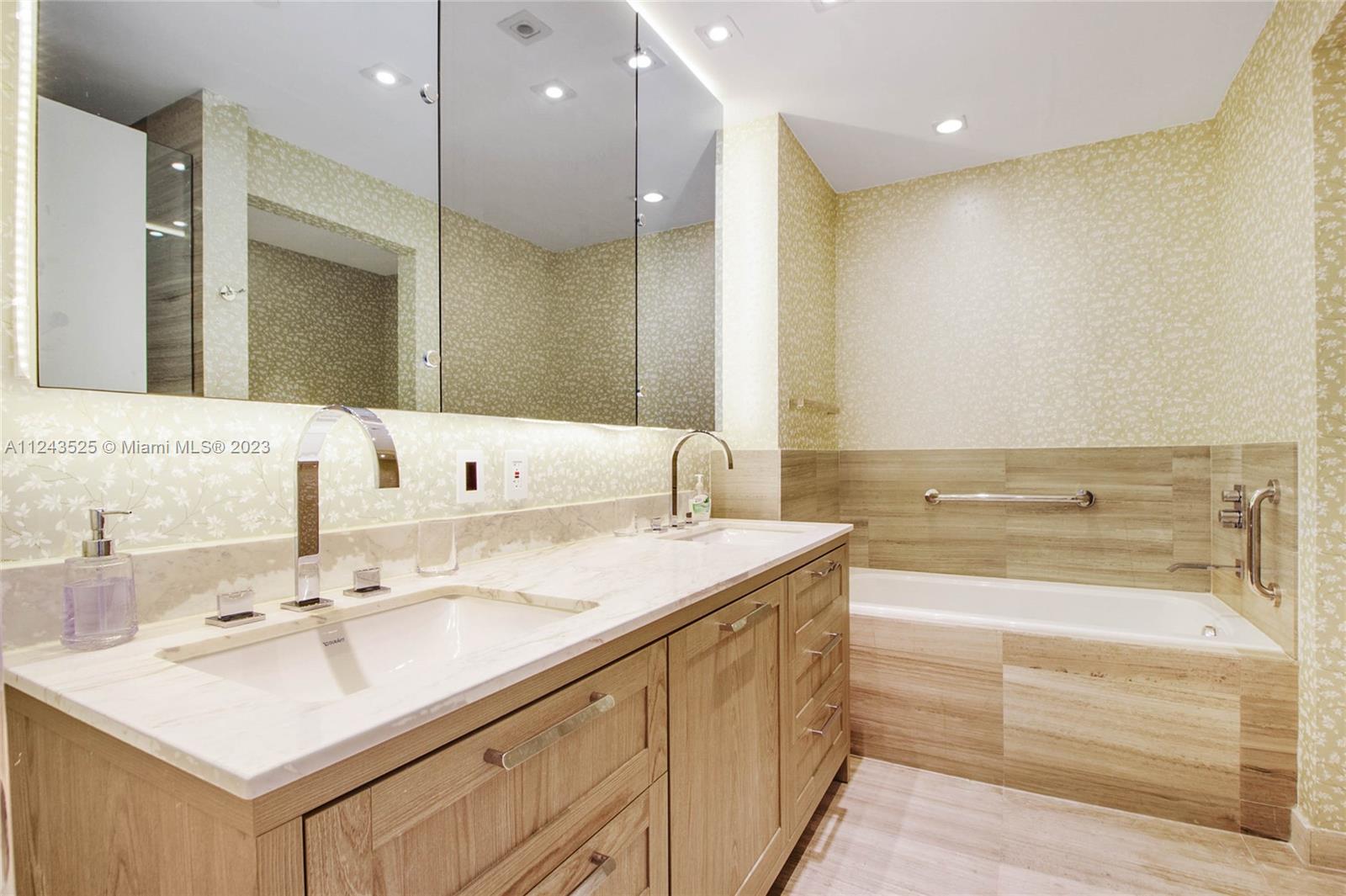 OCEANA KEY BISCAYNE CONDO - Residential