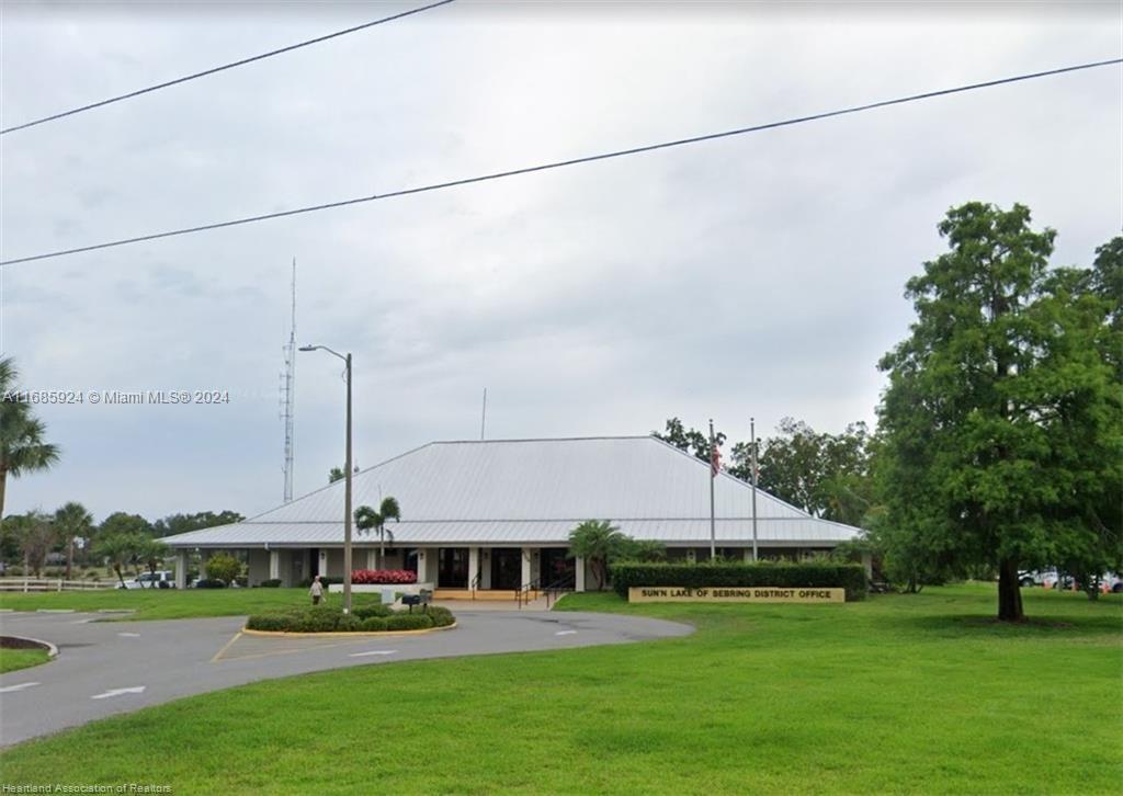 SUN N LAKE EST OF SEBRING - Land