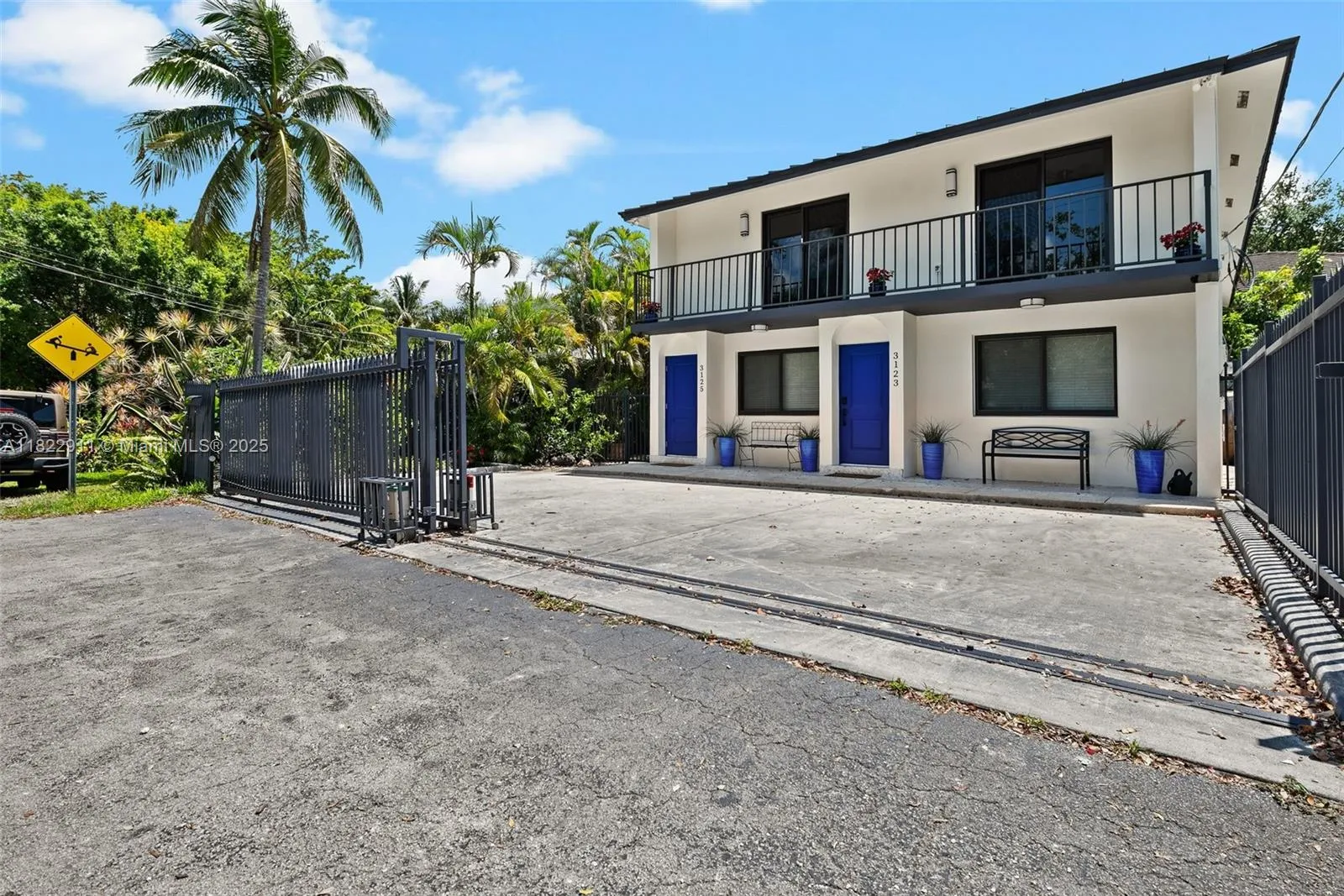 Miami, Florida 33133, United States, 3 Bedrooms Bedrooms, ,2 BathroomsBathrooms,Residential,Active,155986