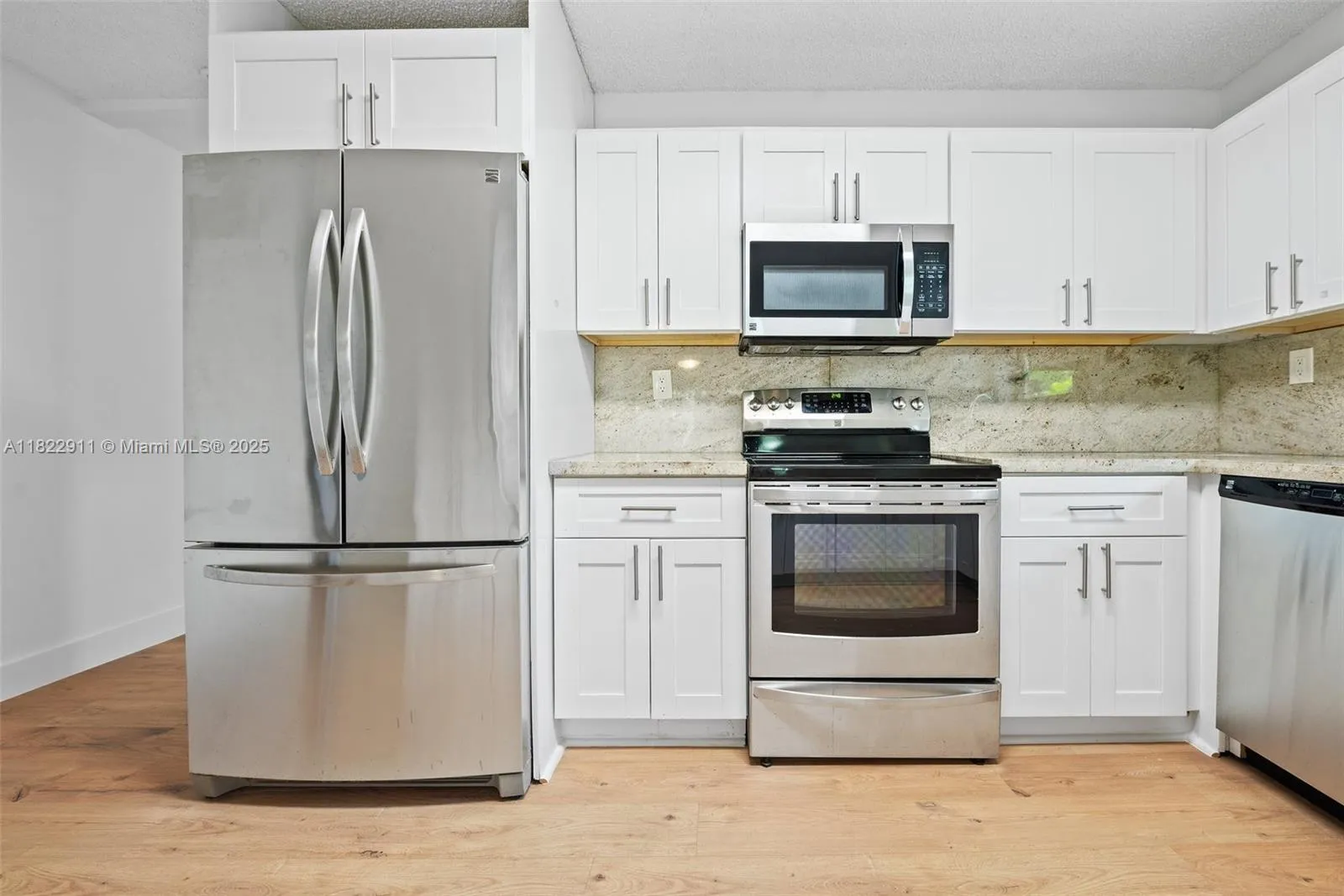 Miami, Florida 33133, United States, 3 Bedrooms Bedrooms, ,2 BathroomsBathrooms,Residential,Active,155986