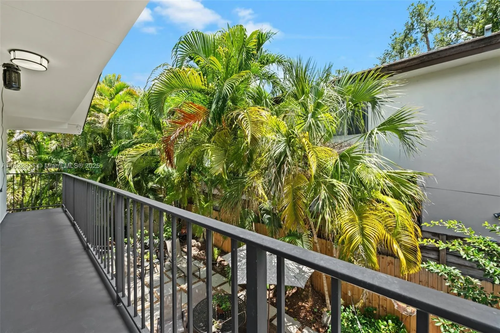 Miami, Florida 33133, United States, 3 Bedrooms Bedrooms, ,2 BathroomsBathrooms,Residential,Active,155986