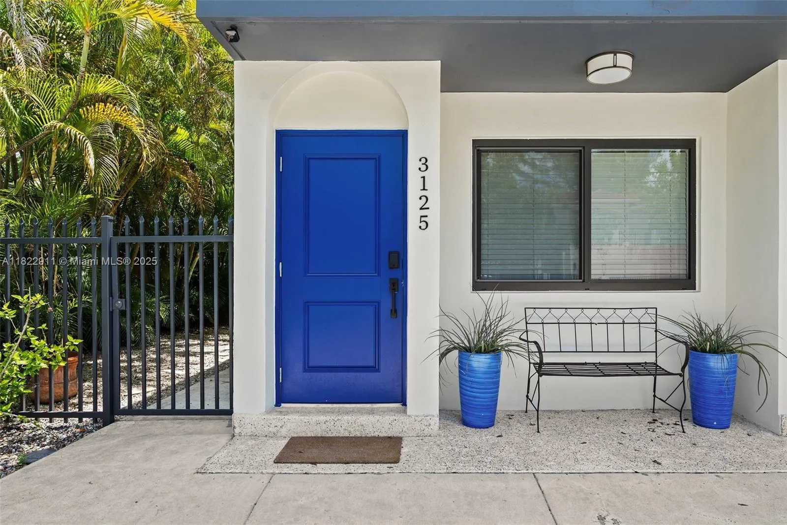 Miami, Florida 33133, United States, 3 Bedrooms Bedrooms, ,2 BathroomsBathrooms,Residential,Active,155986