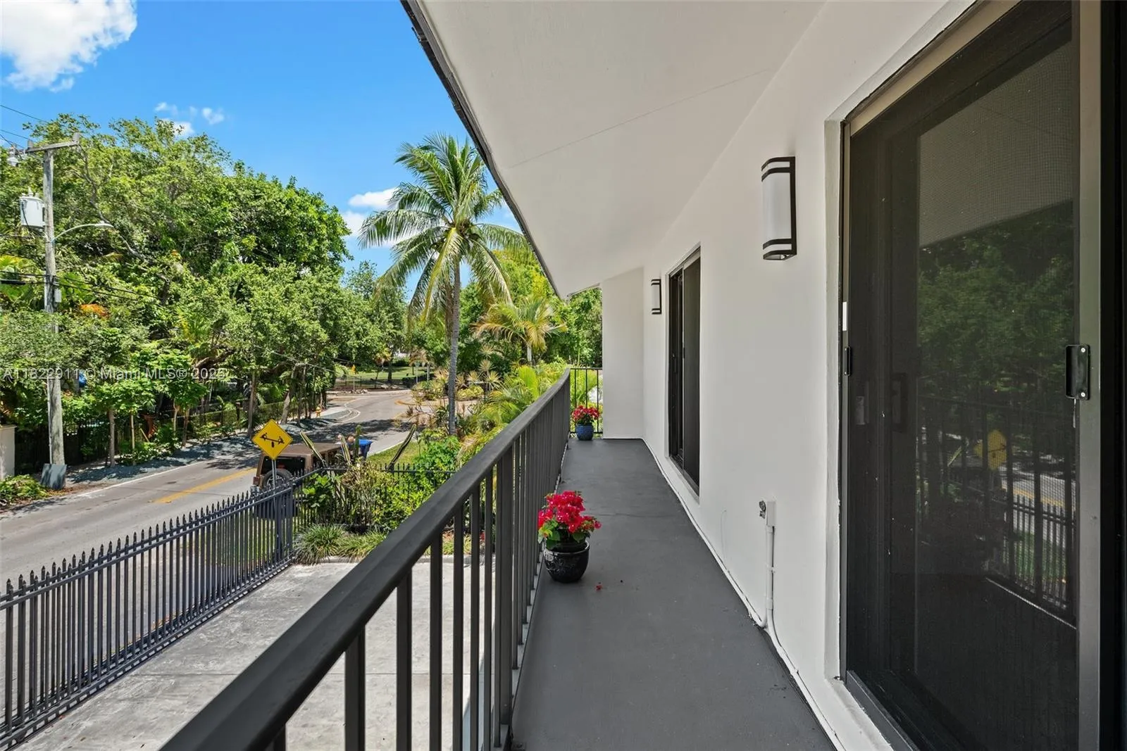 Miami, Florida 33133, United States, 3 Bedrooms Bedrooms, ,2 BathroomsBathrooms,Residential,Active,155986