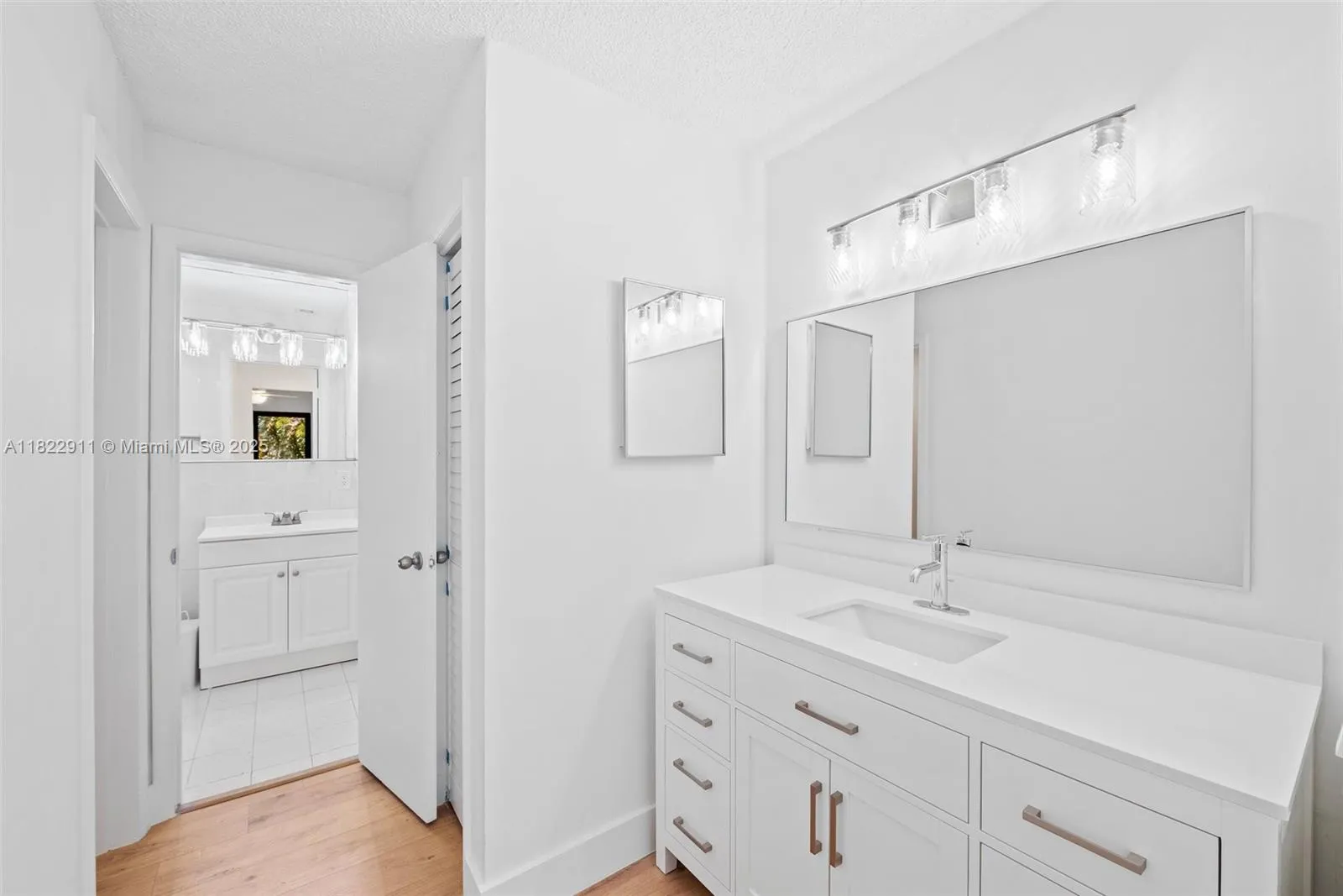 Miami, Florida 33133, United States, 3 Bedrooms Bedrooms, ,2 BathroomsBathrooms,Residential,Active,155986