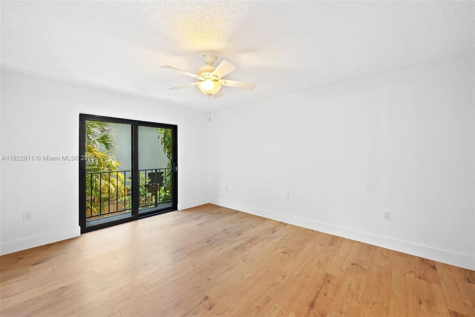 Miami, Florida 33133, United States, 3 Bedrooms Bedrooms, ,2 BathroomsBathrooms,Residential,Active,155986