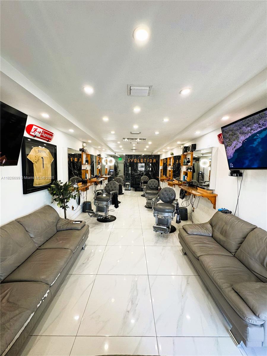 6890 W FLAGLER