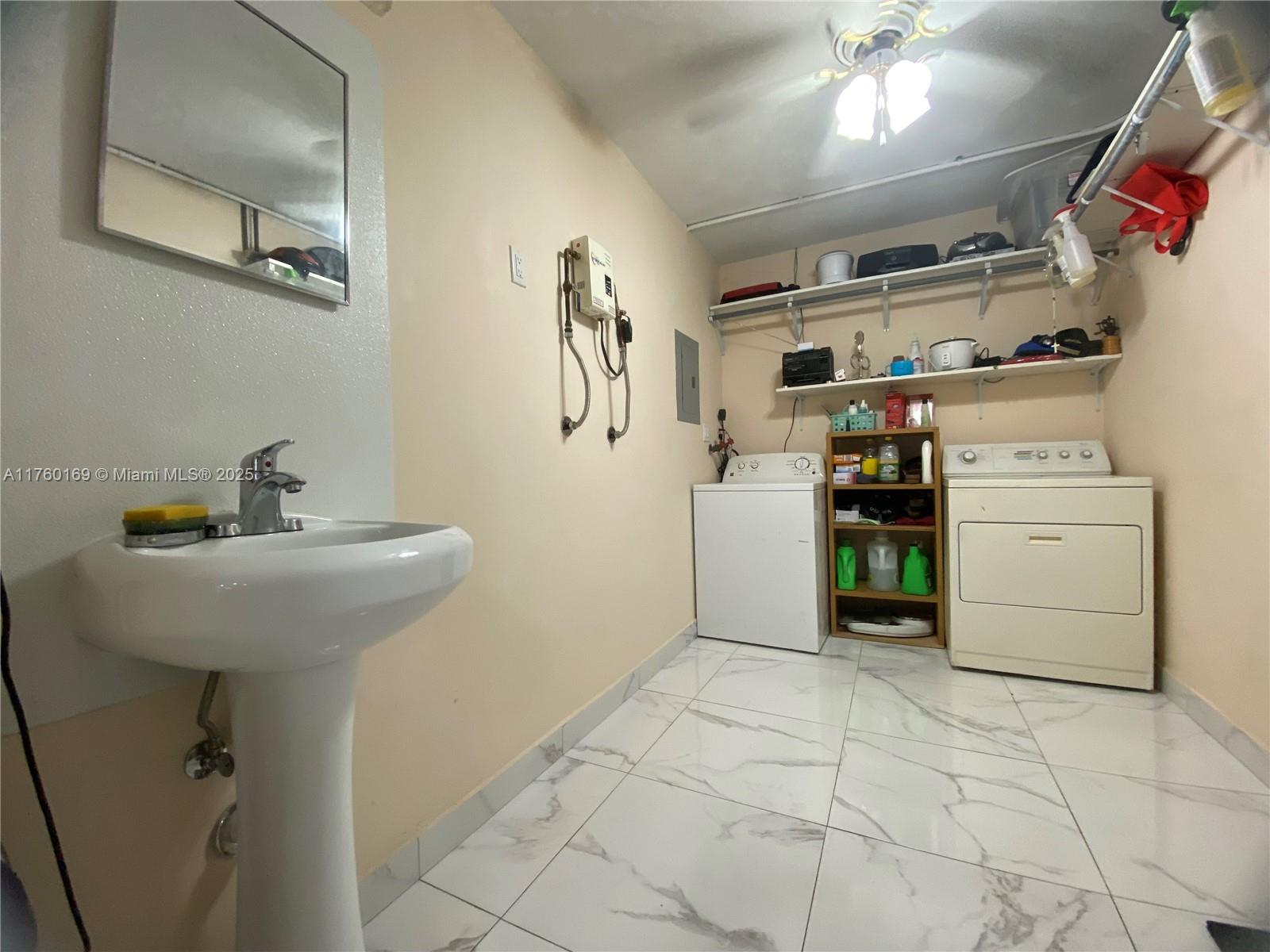 CAROL CITY 1 ST ADDN - Residential