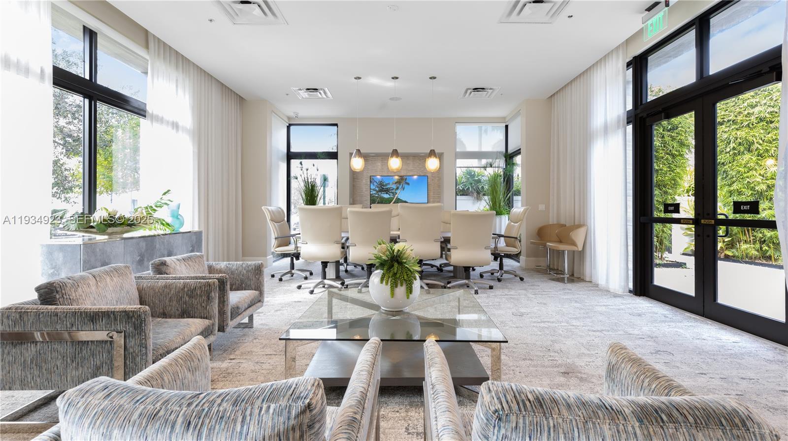 DOWNTOWN DORAL SOUTH PHAS - Residential