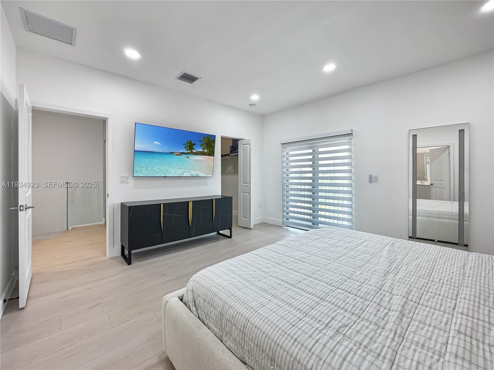 DOWNTOWN DORAL SOUTH PHAS - Residential