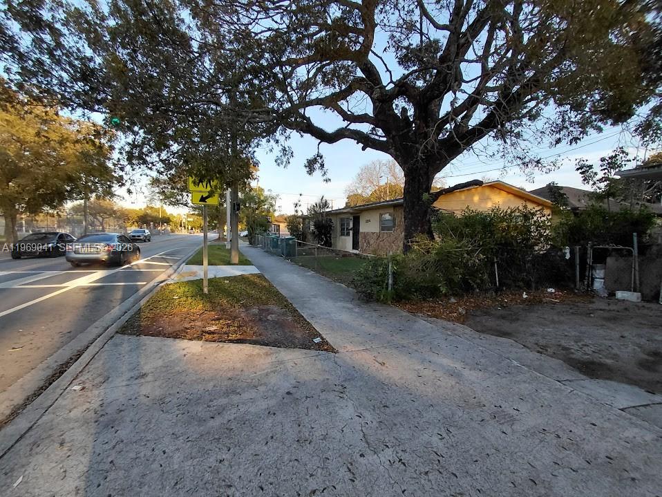 1262 - 1264 NW 46th St