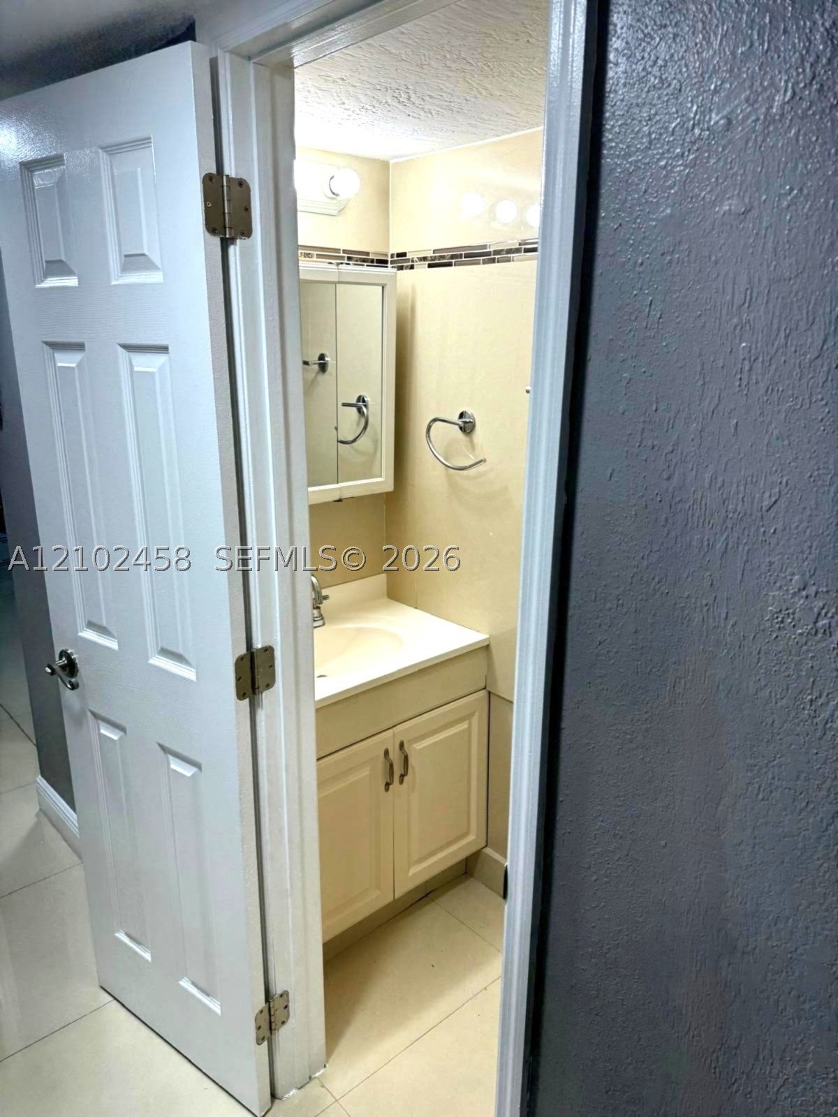 5461 W 24th Ave 25