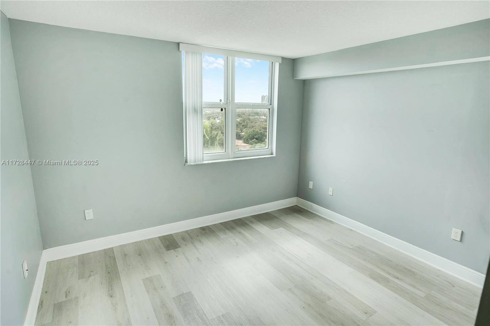 THE ASTON CONDO - Residential